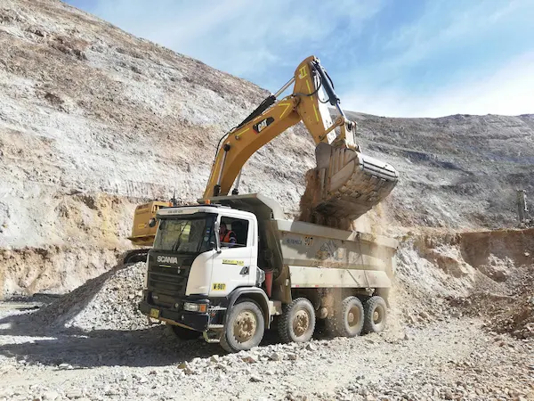 ¿Qué es el Transporte de Mineral y por qué es el Eslabón Crítico de la Minería?