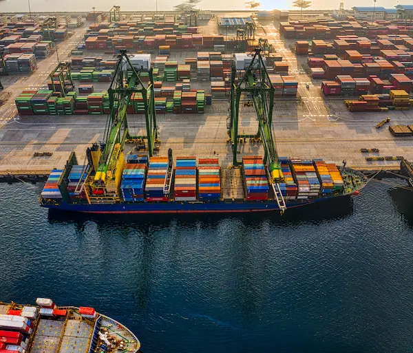 ¿Qué significa el incremento de fletes marítimos?