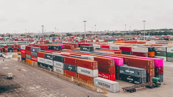 Relación entre comercio exterior y logística